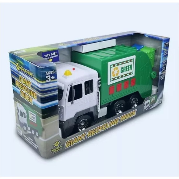 MEMBERS MARK GIANT RECYCLING TRUCK - Picture 12 of 16